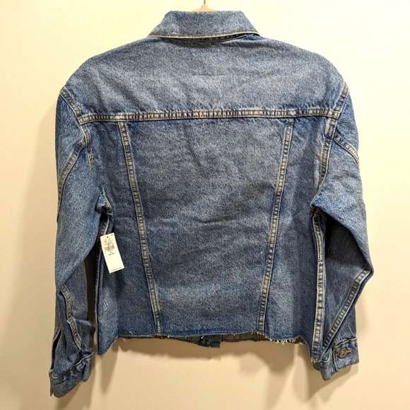 Cropped Jean Jacket Petite - Picture 3 of 8